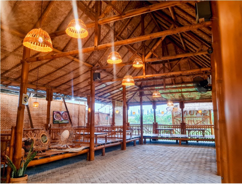 saung lesahan bambu