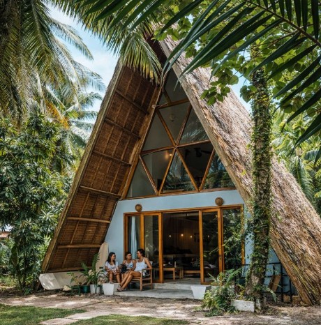 saung bambu segitiga