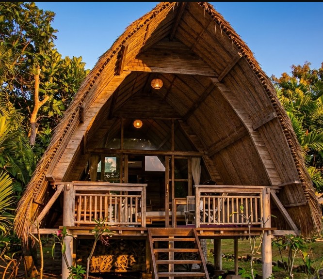 villa glamping saung bambu